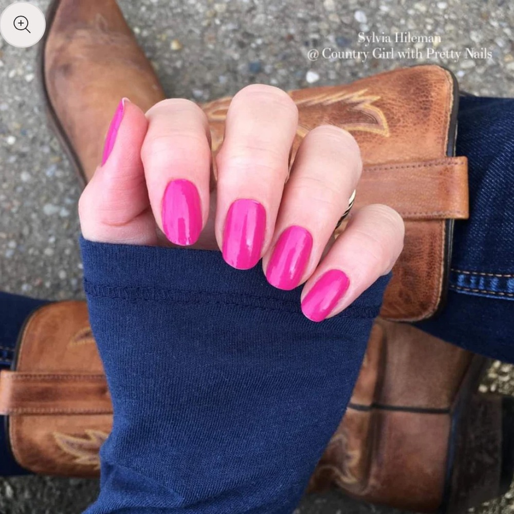 *Retired* Color Street: Wow in Macau | Solid Pink Fuchsia Fall Summer Spring - Picture 2 of 10